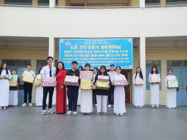 Lễ tuyên dương học sinh giỏi cấp tỉnh – học sinh 3 tốt năm học 2019-2020