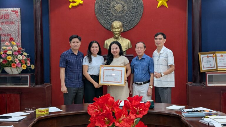 Chi bộ trường THPT Trấn Biên